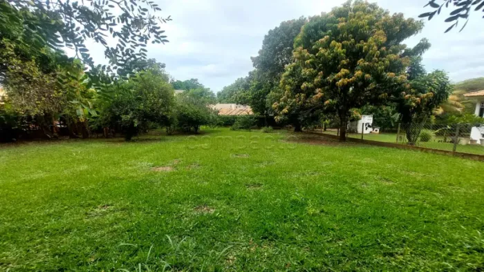 Terreno à venda em Condomínio Jardim do Cedro