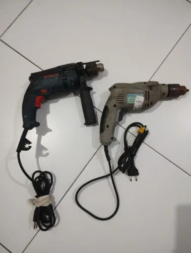 Duas furadeiras com defeito (Bosch e Tramontina)
