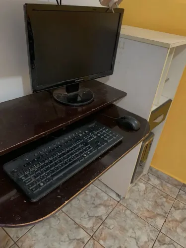 Computador PC/TV POSITIVO, com mesa