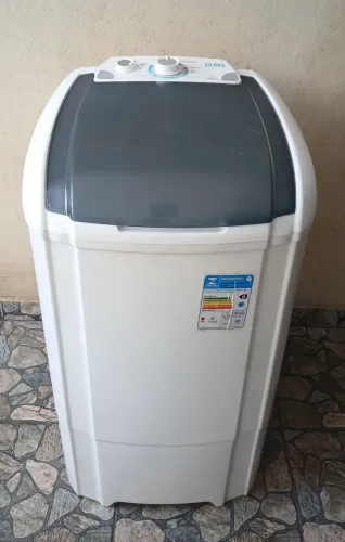 Tanquinho semiautomático Britânia 20,6 kg