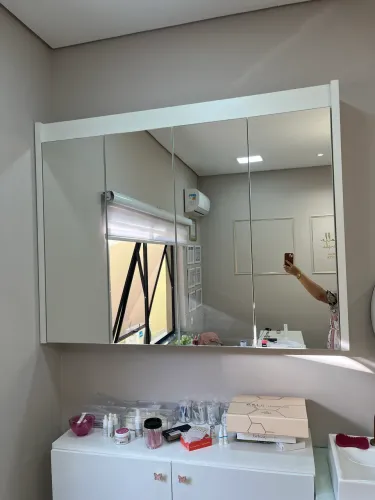 Armário aéreo 4 portas com espelho 100% mdf 