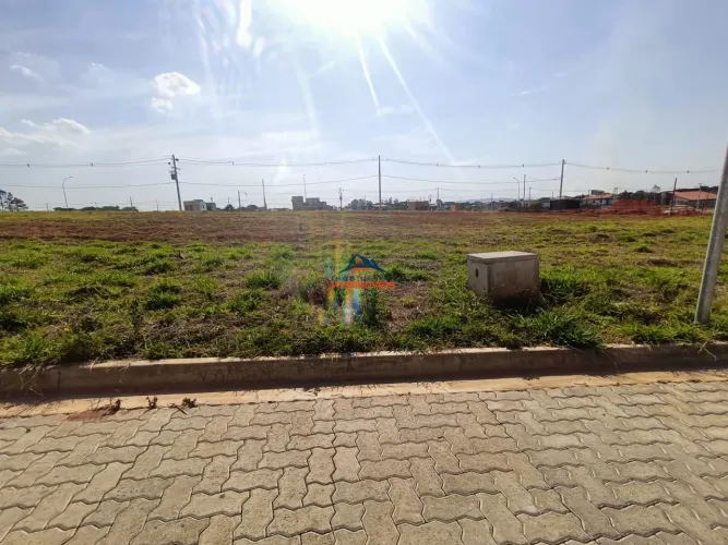 Terreno em Condomínio à Venda em Cotia-SP, Bairro Los Alamos - 175,00 m² de Área