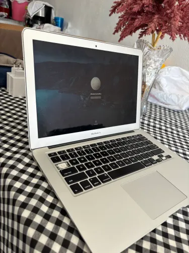 MacBook Air 13