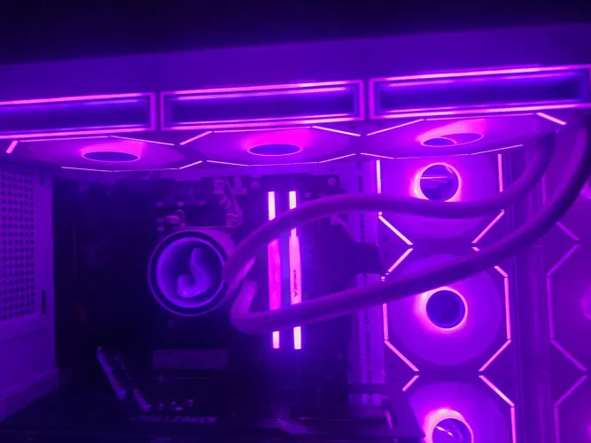 Kit 9 Ventoinhas Rise Mode Brancas ARGB (Magneto Pro + Aura Frost) - 120mm