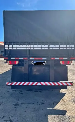 VOLVO NH 380  2002