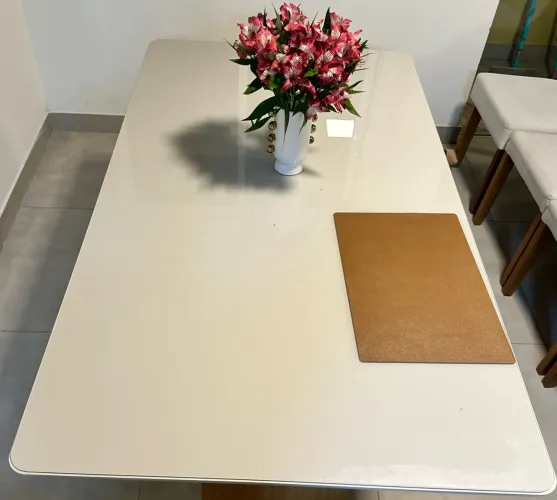 Mesa laca 6 lugares detalhes em madeira e corda lindíssima