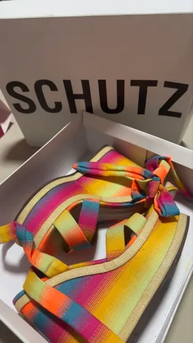 Sandália Schutz
