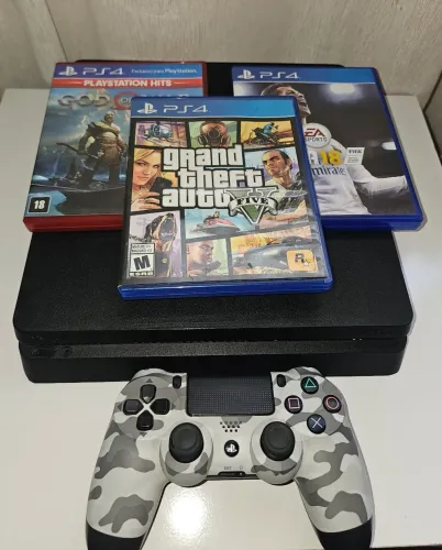 Playstation 4 Slim 500gb + GTA V, God Of War e Fifa