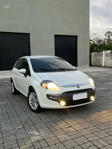 Fiat Punto Essence 1.6 Flex 16V 5P 2016