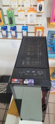 Gabinete gamemax full tower Atx usado em bom estado .