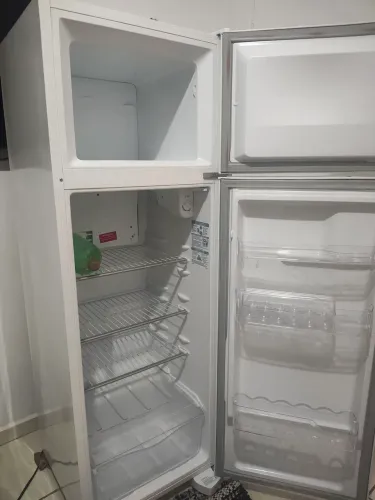 Geladeira e máquina