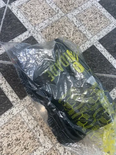 VENDO BOTA DE SEGURANÇA LACRADA