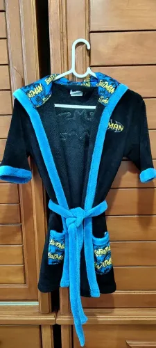 Roupão com capuz do Batman, tom de azul, veste 8 anos