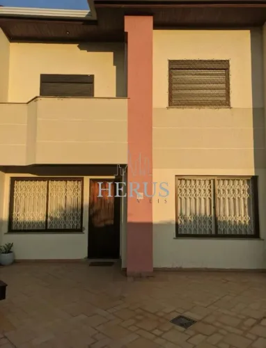 Sobrado em Condomínio com 3 Quartos e Suíte com Hidromassagem no Hugo Lange