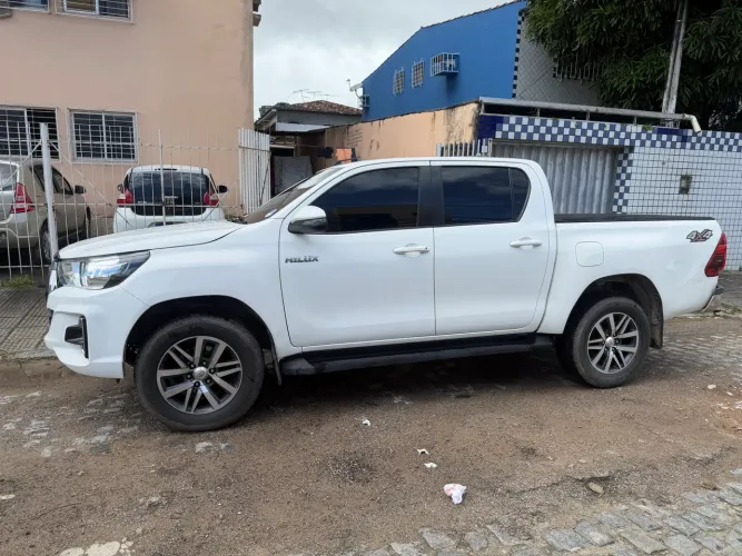 Toyota Hilux CD SR 4X4 2.8 TDI Diesel Aut. 2019
