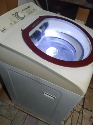 Máquina de lavar Brastemp 11kg com dual leds, iluminação interna
