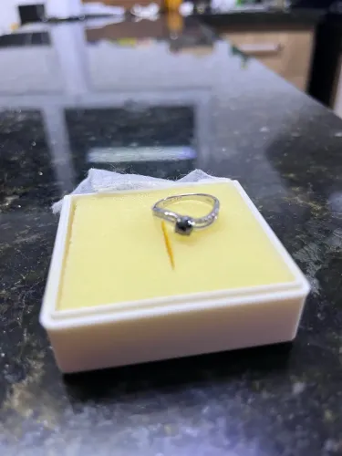 Anel de diamante negro 