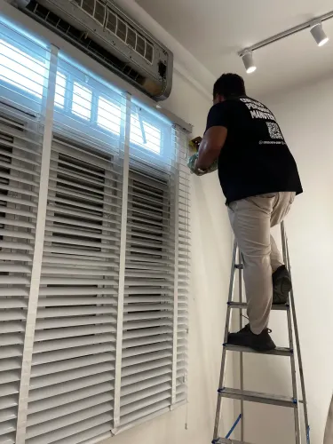 Instalação de cortinas e persianas 100,00