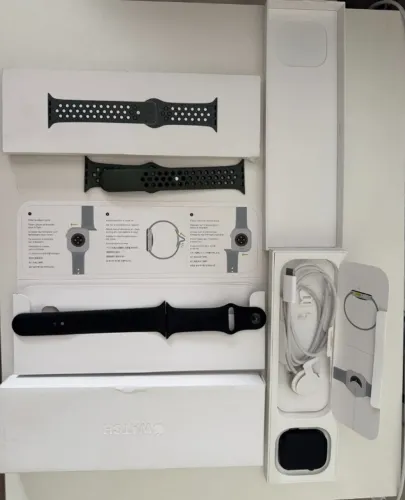 Apple Watch 10 GPS 46 mm, caixa e pulseira esporte preta + pulseira Nike Sports Band Orig.