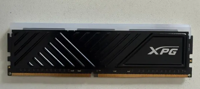 MEMORIA XPG 16GB RGB 3200 MHZ