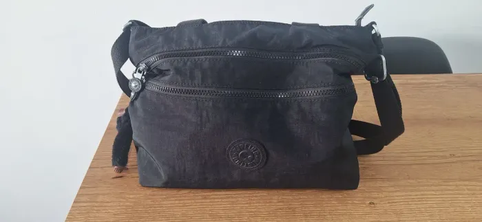 Bolsa Kipling Miah Original Preta