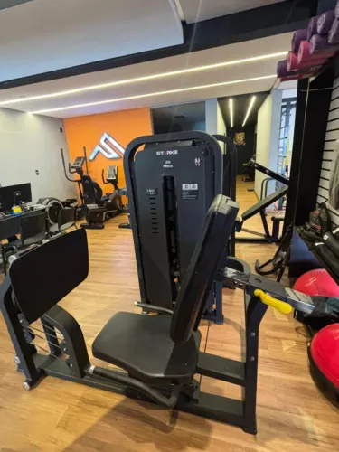 LEG PRES HORIZONTAL STARKE IRON