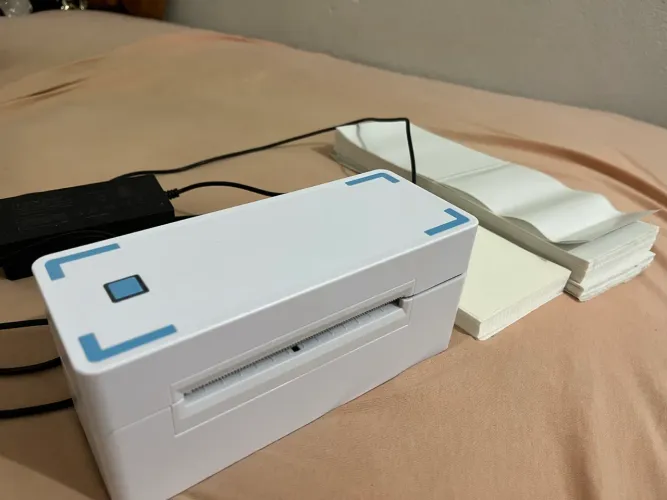 Vendo impressora térmica pra envios +550 etiquetas adesivas. Por 380 reais.