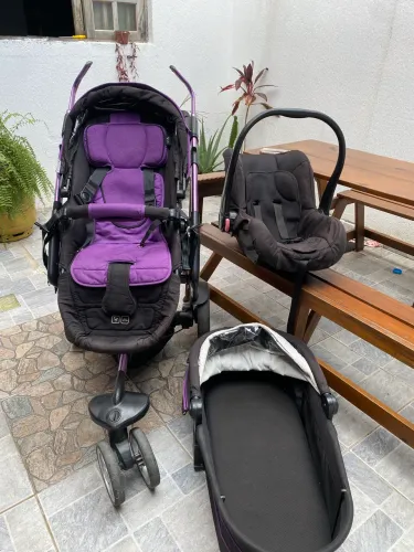 Carrinho de bebê menina