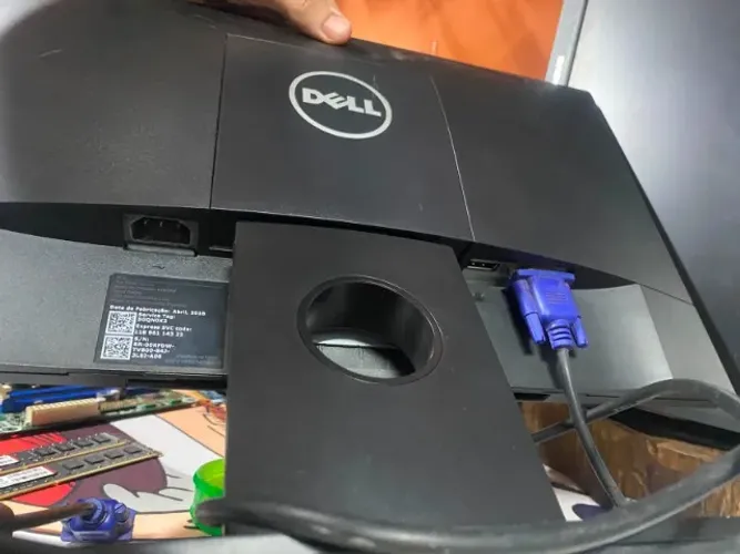 Monitor Dell 18,5? HD - DisplayPort + VGA