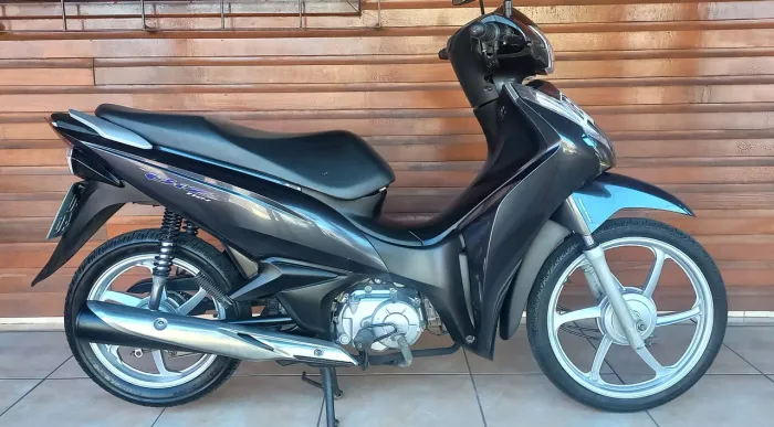 Vendo Biz impecável
