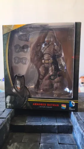 Mafex Armored Batman ver BVS