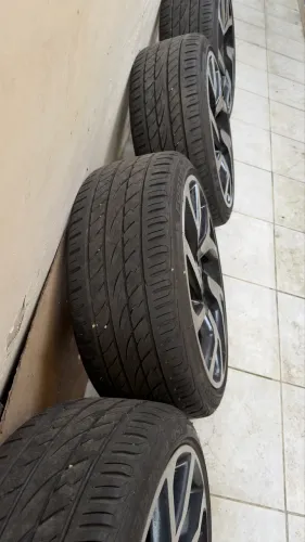 Rodas aro 20 com pneus 