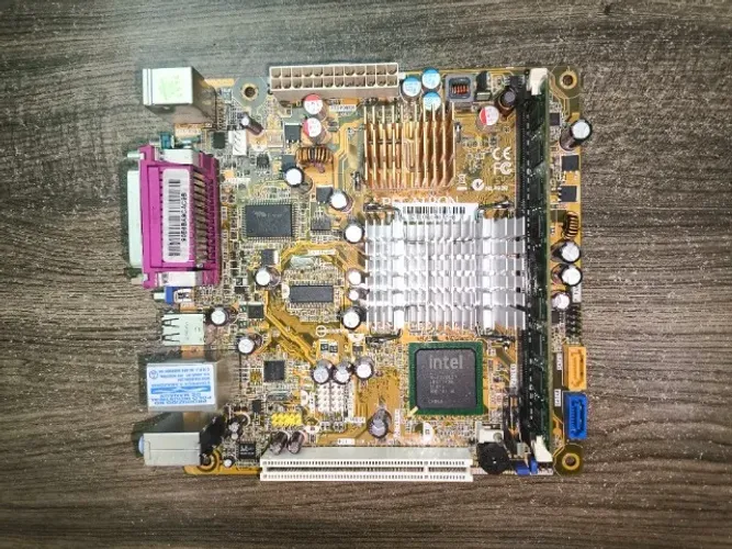  Kit Placa-Mãe ITX + Processador + Memória