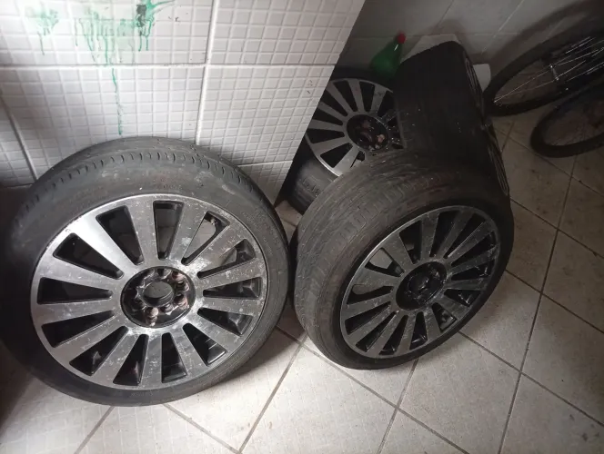 Vendo Roda Aro 17 Multifuro 