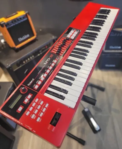 TECLADO ROLAND XPS 10 VERMELHO - MAIS NOVO DO BRASIL