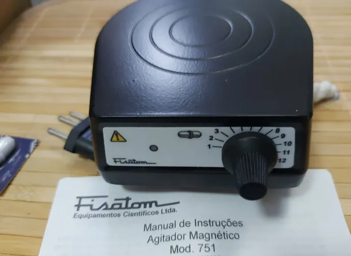 Agitador magnético modelo 751  voltagem 220V 
