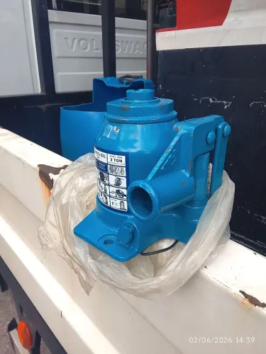 VENDE-SE MACACO HIDRÁULICO COM CAPACIDADE ATÉ 3 TONELADAS NOVO.!!