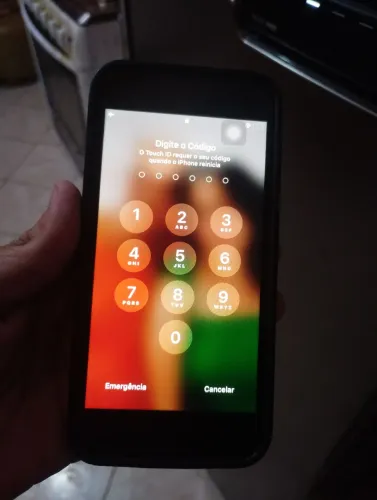 iPhone - traseira precisa trocar o vidro fica 150$ pra arrumar 