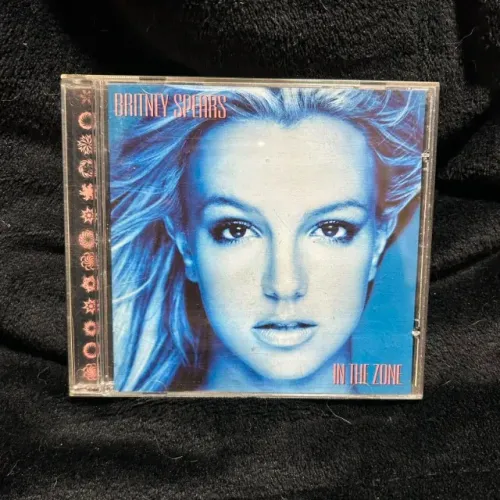 CD IN THE ZONE - BRITNEY SPEARS