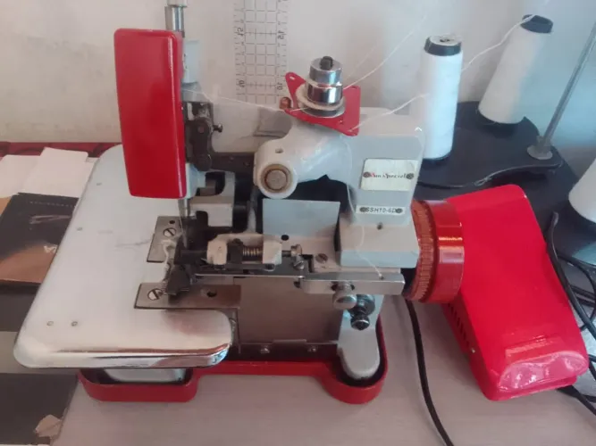 Máquina overlok semi industrial