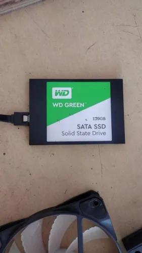 SSD sata Green 120GB pegando perfeitamente 100 R$