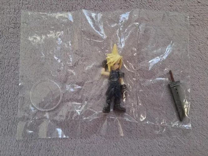 Figura Final Fantasy Trading Arts Mini vol 1, Cloud Strife, original Square Enix