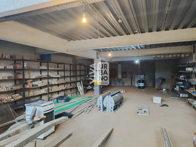 Espaço comercial no Centro de Volta Redonda-RJ: 1 sala, 1 banheiro, 192,00 m² para locação