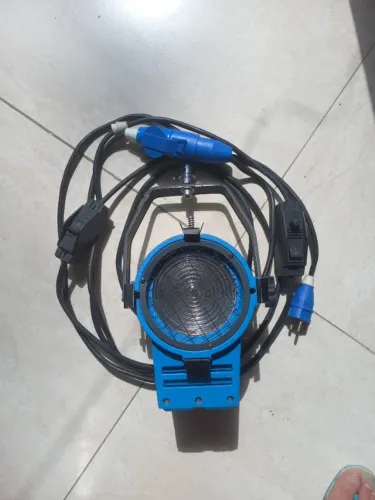 Refletor Fresnel 650w /220v