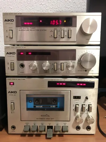 Micro System Aiko 3000. Em Excelente Estado.