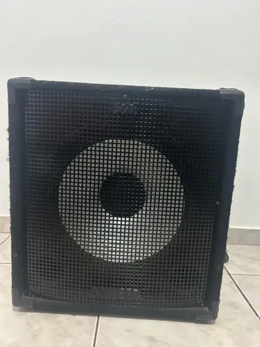 Cubo Antera 150B para contrabaixo - 150W, falante 15"