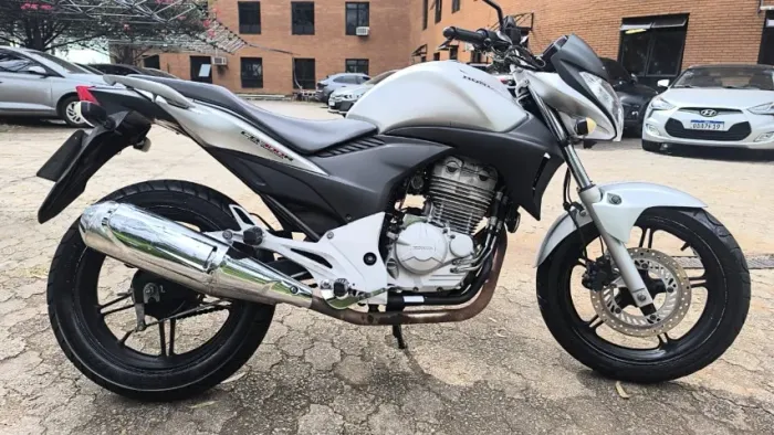 CB 300 CHAMA !
