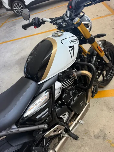 TRIUMPH SPEED 400
