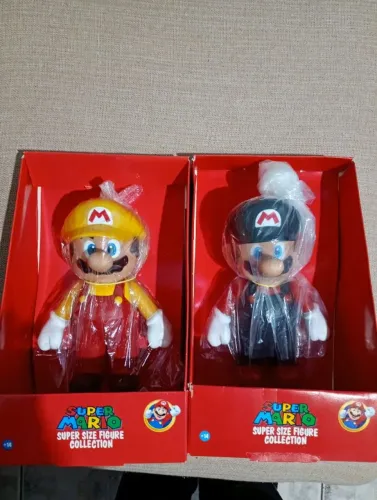 2 Bonecos Mário Bros tamanho 22 cm por 75 reais os Dois