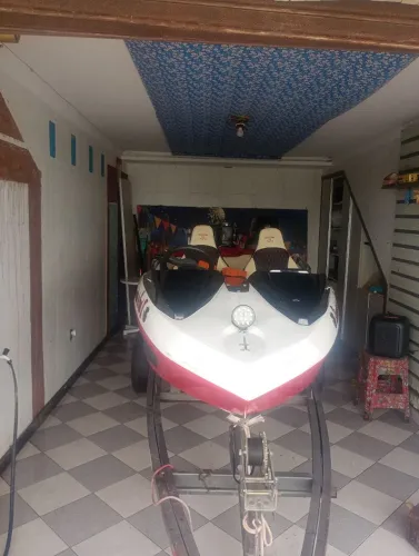 Lancha super nova, estilo  Jet ski, modelo RM110